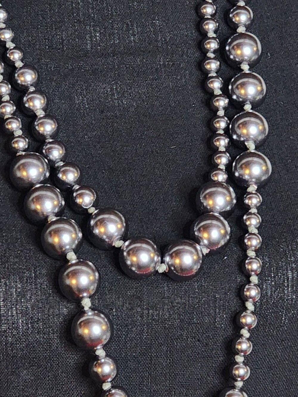 Chico's Extra Long 66" Flapper Gray Silver Graduated Bead Unisex Knot Necklace - Picture 5 of 16